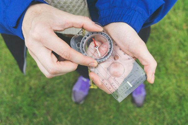 Comment organiser une visite des grottes de Lascaux en France pour les passionnés de préhistoire?